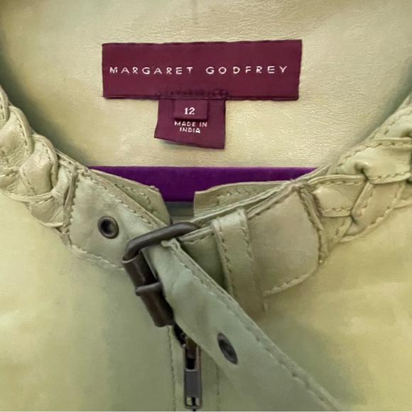 Green Leather Jacket with Modern Sporty Aesthetic - Picture 3 of 10